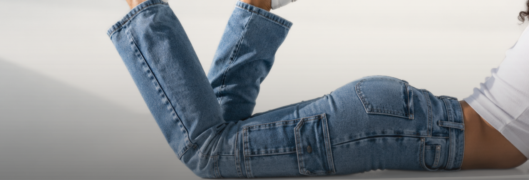 Contacto de Ma Isabel Jeans para compras, mayoreo y atencion por WhatsApp en Chiconcuac y Plaza Texticuitzeo